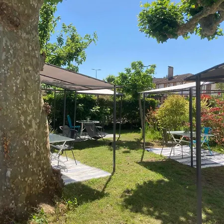 게스트하우스 Entre Et Pins 생-줄리앙-앙-보른