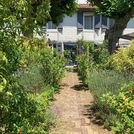 Entre Et Pins Guest house 3*